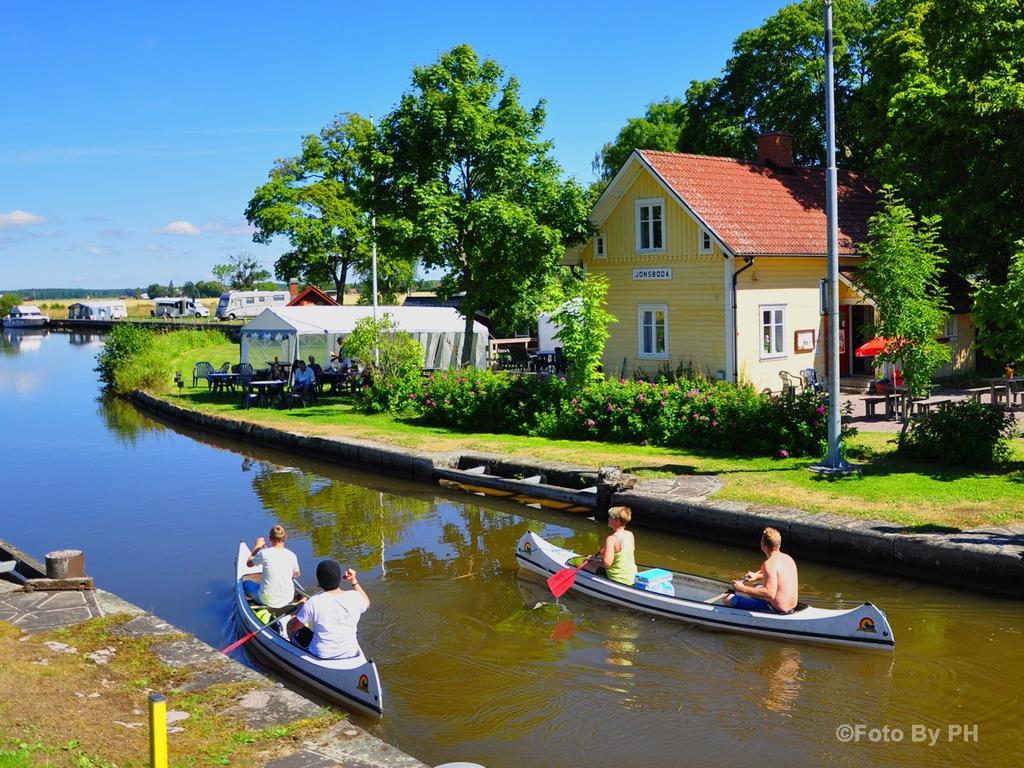 牧师住宅膳食公寓 Töreboda 外观 照片