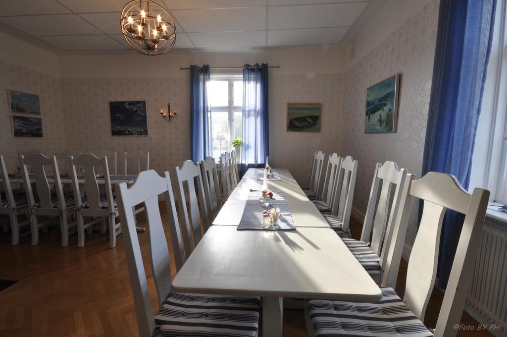 牧师住宅膳食公寓 Töreboda 外观 照片