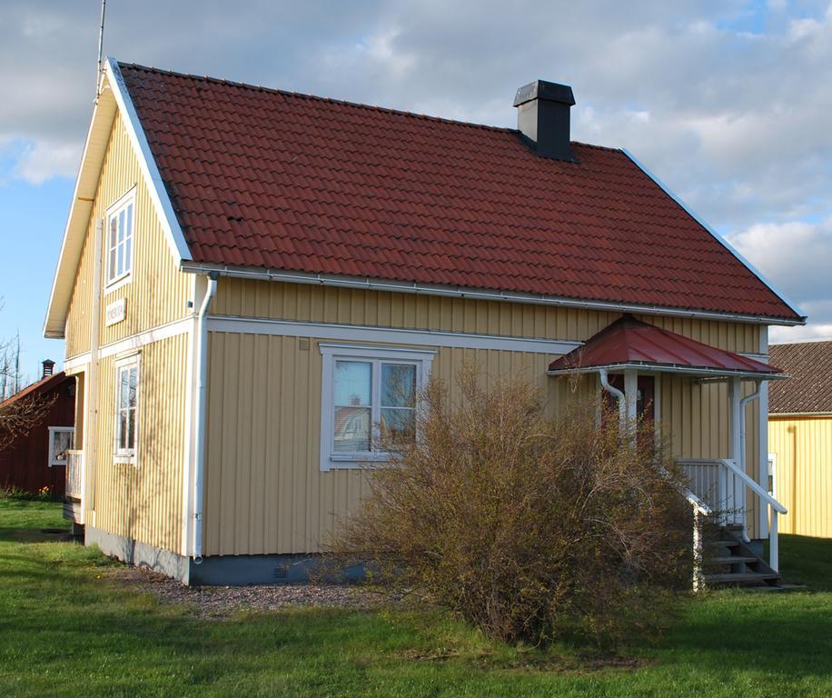 牧师住宅膳食公寓 Töreboda 外观 照片